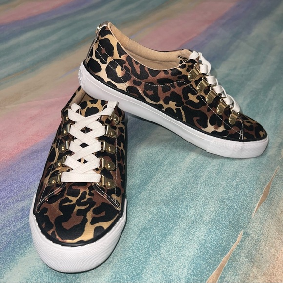 Lilly Pulitzer Hallie Sneaker Onyx My Favorite Spot Leopard Print size 6 - Picture 3 of 9